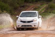 Nissan использует самоочистку автомобиля